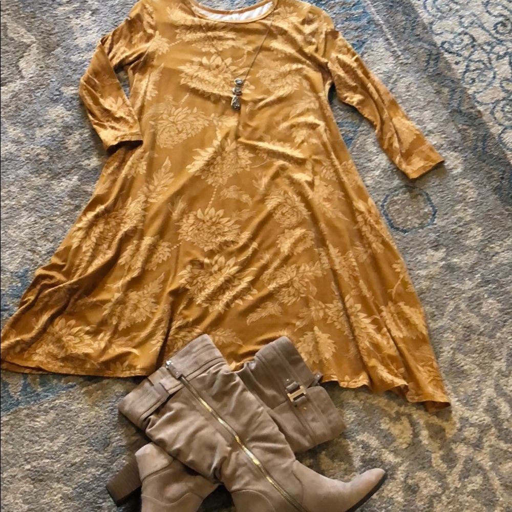 Honey and Lace 3/4 sleeve Dress